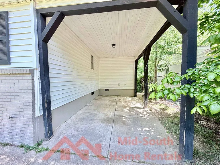 3682 Suzanne Dr — Photo 4