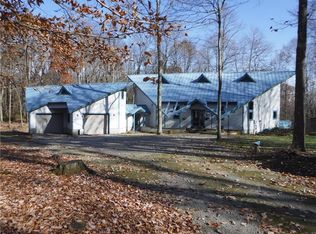 2120 Oak Ridge Dr, Champion, PA 15622