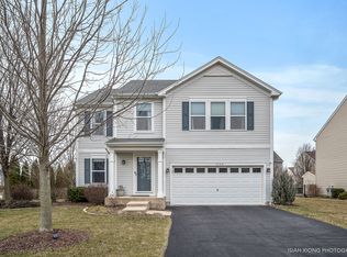 1046 Liberty Dr, Elburn, IL 60119
