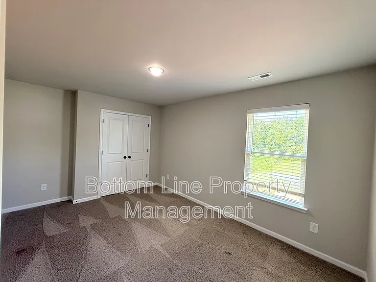 9016 Stoney Waters Ct — Photo 15