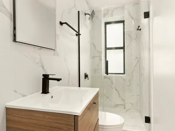 233 East 21st Street image 4 of 8