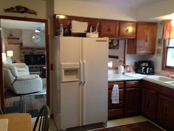 3rd image of 2361 Highwood Ave E