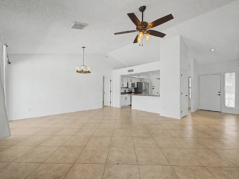 1301 E Taro Ln — Photo 7