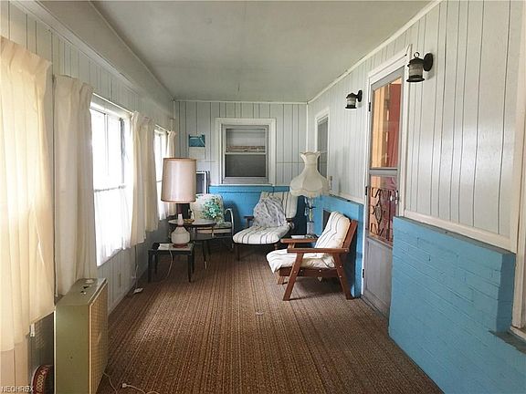 4th image of 1060 Crandall Ave