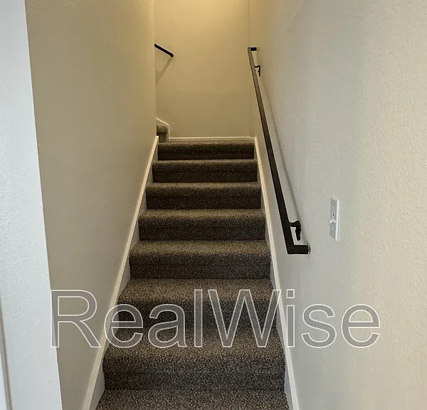 4278 Meadowbrook Ct NE — Photo 7