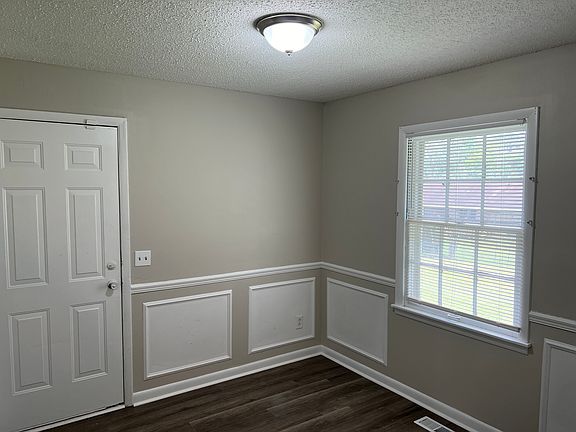 4th image of 6119 Rickwood Dr NW