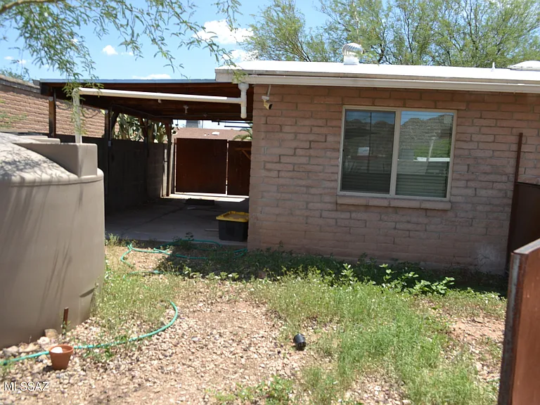 3270 W Capistrano Rd — Photo 32