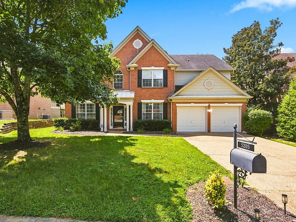 5205 Almadale Cir