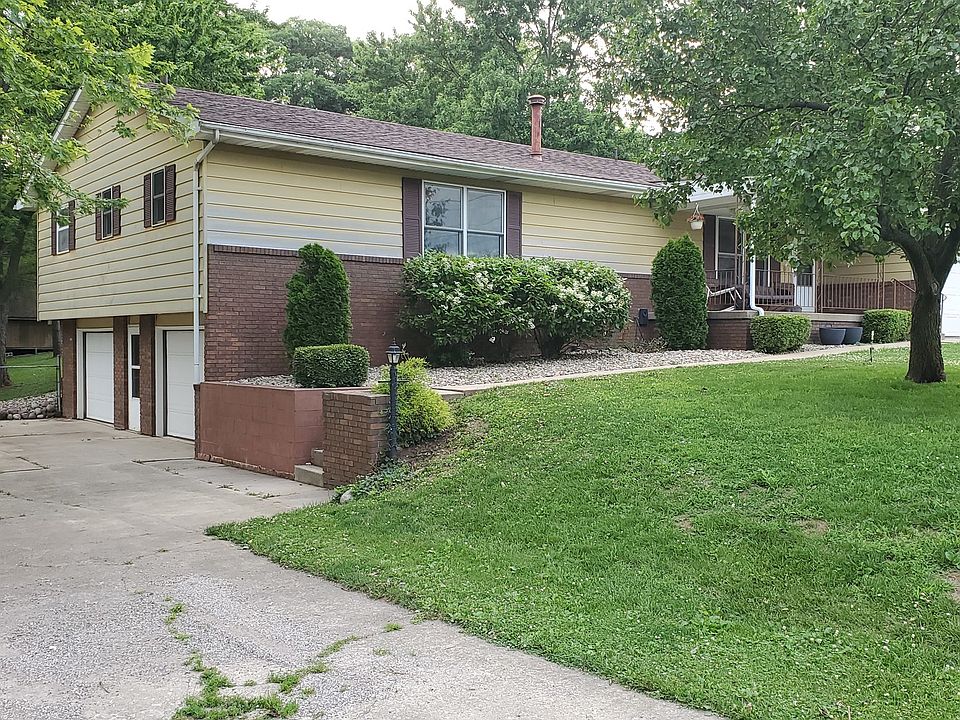 2nd image of 3343 Sharon Dr