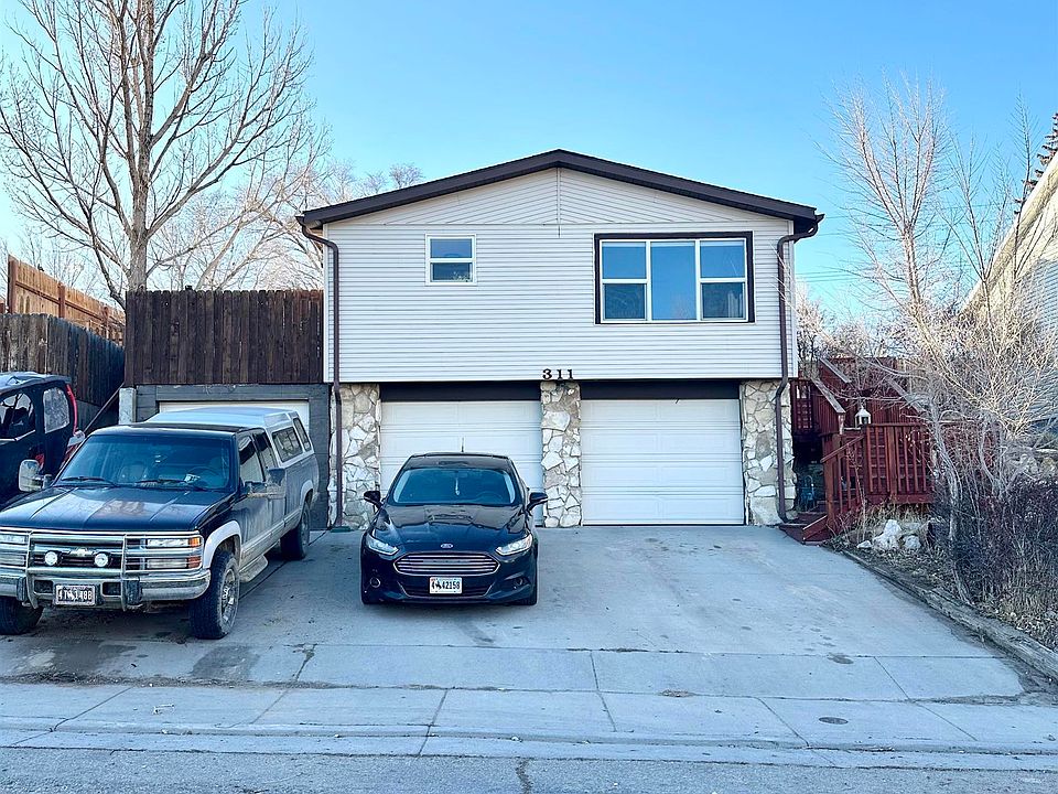 1st image of 311 Hillcrest Way