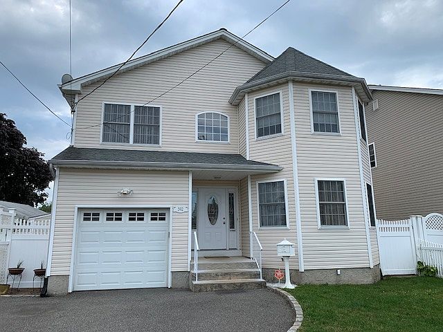 1st image of 592 Tabor Pl