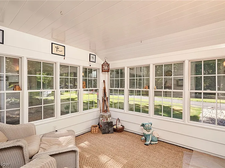 6933 Gates Rd — Photo 3