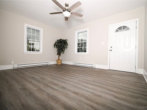 5th image of 2318 Richmond Ave