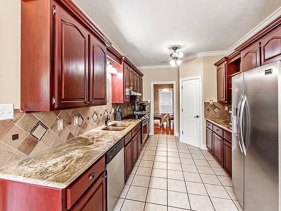 5th image of 261 Ciera Dr
