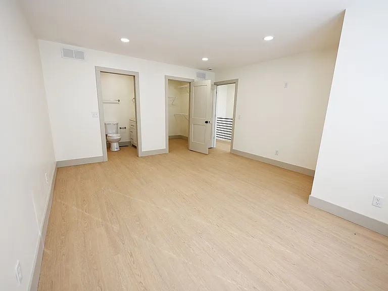 176 Brushwood Dr — Photo 13