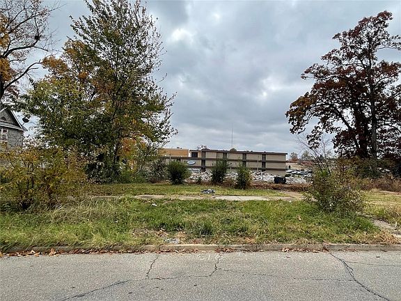 5th image of 307 Euclid Ave