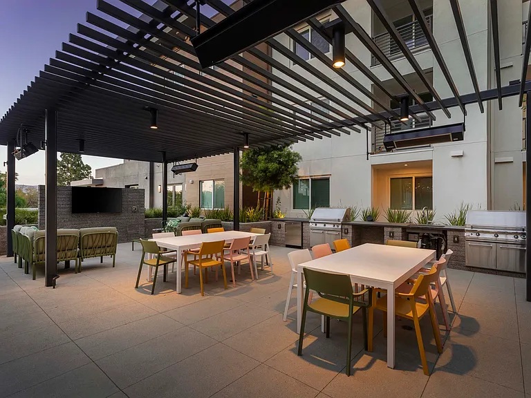 Alexan Noho West — Photo 71