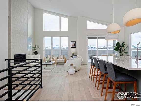 5th image of 2286 Star Hill Street