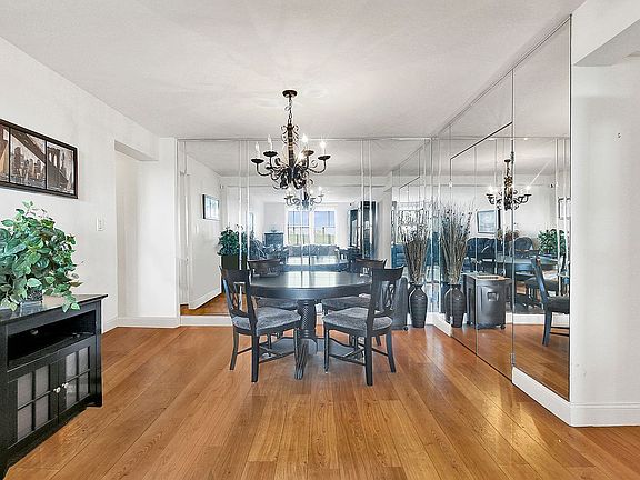 5th image of 2711 Avenue D #C