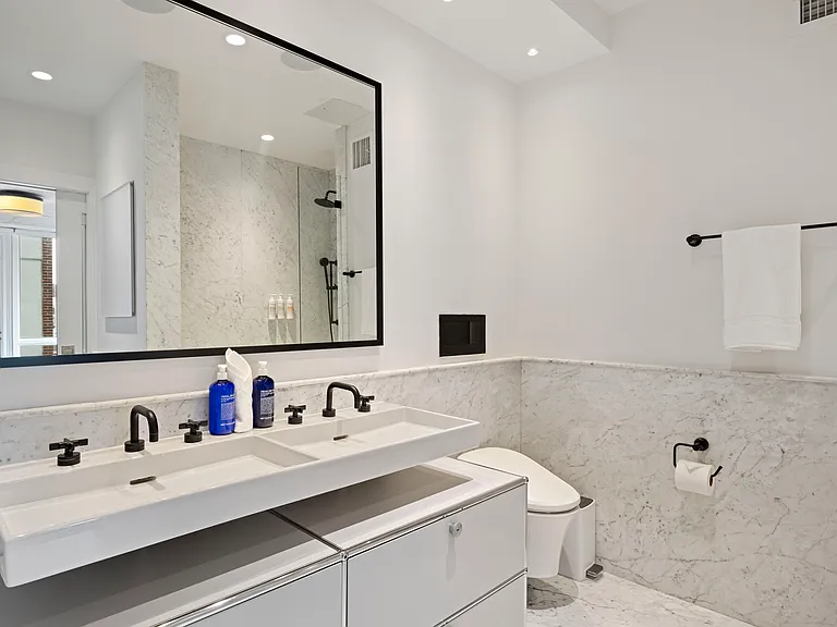 265 E Houston St #7 — Photo 23