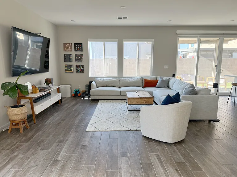 206 Seven Valleys Ct — Photo 3