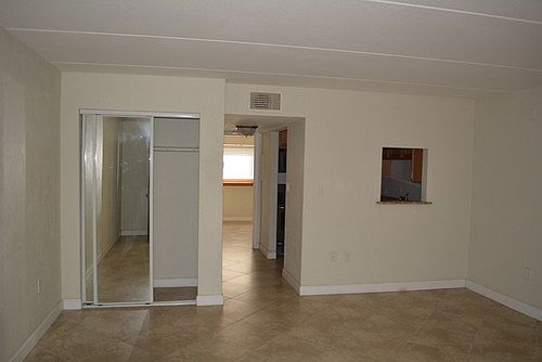 5th image of 102 S Peninsula Dr APT 107
