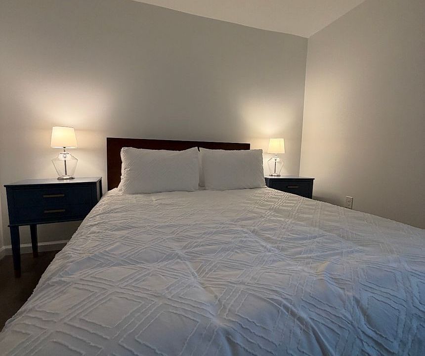 1st image of 300 Hughes St #B