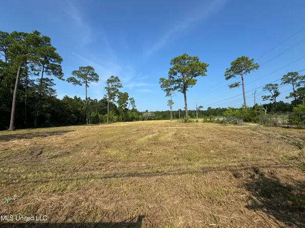 1173 Waveland Ave, Waveland, MS 39576
