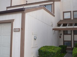 1221 Riverside Dr, Lompoc, CA 93436