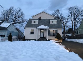 10 6th St #A, Danbury, CT 06810