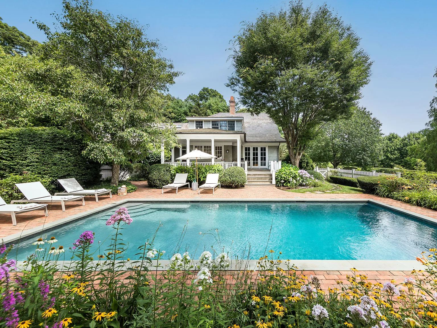 Bridgehampton Farm Fields and Ocean Breezes — Photo 2