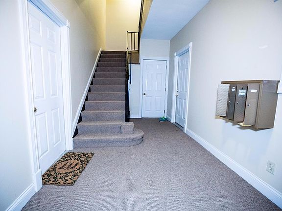 4th image of 2112 Fulton Ave APT 4