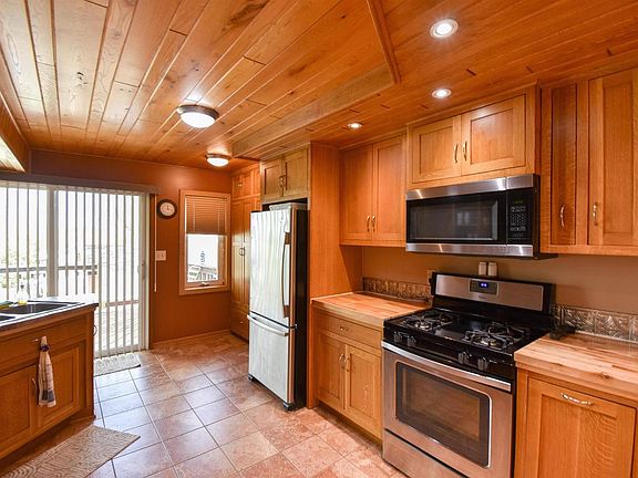 5th image of 440 3RD STREET SOUTH