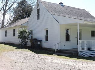 1738 Krumroy Rd, Akron, OH 44312