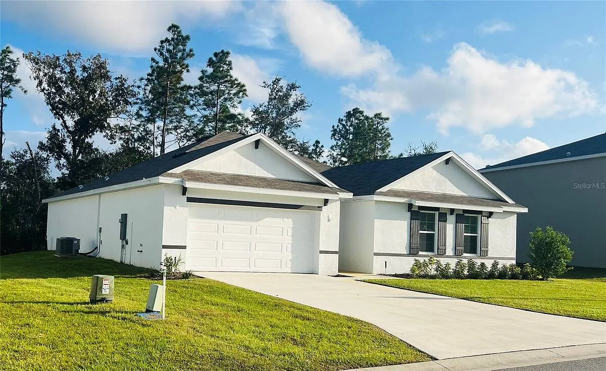 4 bed, 2.0 bath, 2319 sqft, $2,200 — Photo 2
