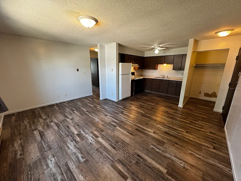 402 2nd Ave SW #2 — Photo 2