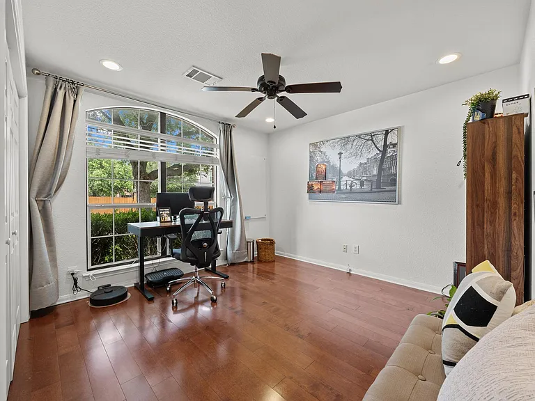 15609 Royal Dublin Dr — Photo 5
