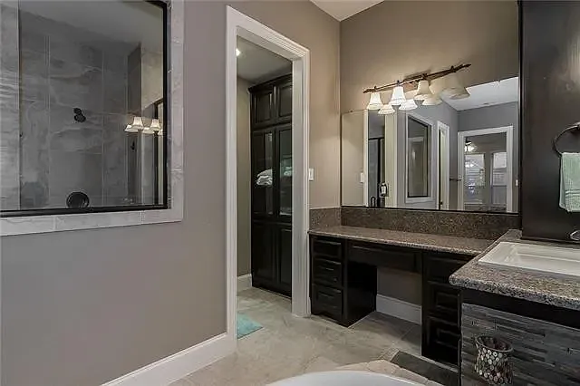 14613 Roselawn Ln — Photo 21