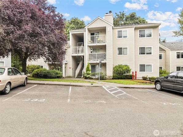 975 Aberdeen Avenue NE #E103, Renton, WA 98056