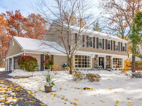 501 Rockefeller Rd, Lake Forest, IL 60045