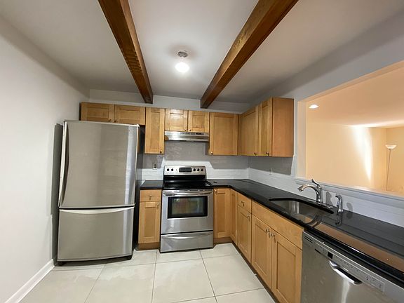 4th image of 15 1st St APT 6
