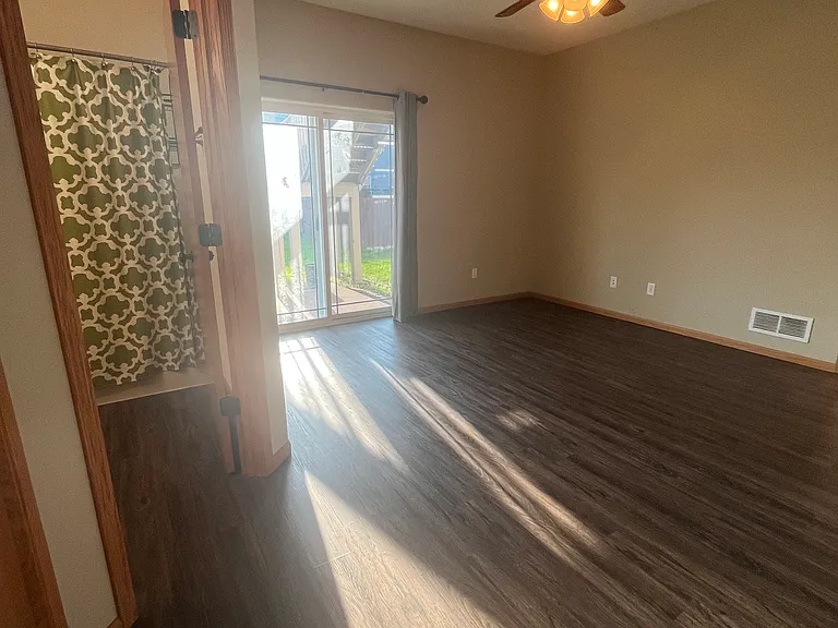 235 N Park Ridge Rd — Photo 19
