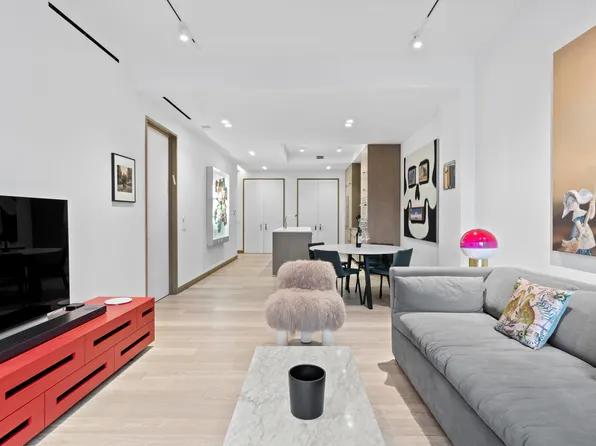 90 Lexington Avenue image 2 of 27