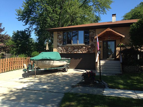 3rd image of 6605 Linden Dr