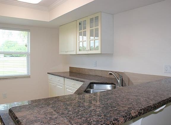 5th image of 519/521 NE 24th Ave