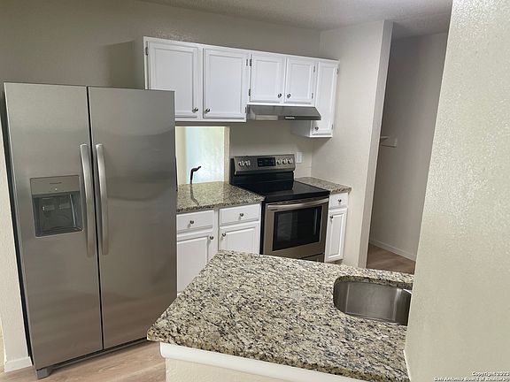 2nd image of 4015 SUNRISE BLUFF DR