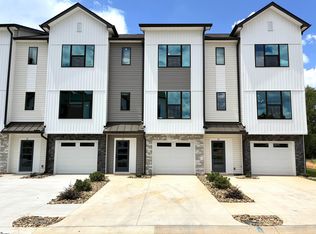 13 Pikewood Ln, Greenville, SC 29607