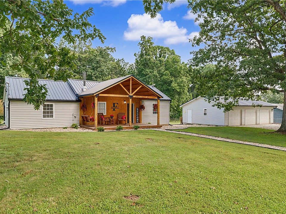1st image of 16135 Potters Woods Rd
