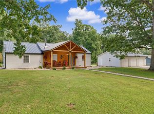16135 Potters Woods Rd, Danville, IL 61834