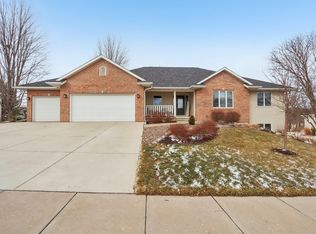 540 Sunrise Dr, Lodi, WI 53555